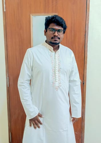 Customer photo review of Off White Embroidered Kurta Set