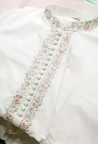 Customer photo review of Off White Embroidered Kurta Set