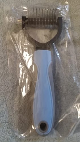 Customer photo review of Vixinx PetBrush™ - Prevent flying hairs (1 + 1 free)