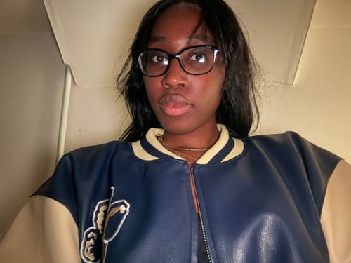 Customer photo review of Flash Sale Wavymy TikTok Viral Layered Cut Pre-bleached Wear Go Wigs 180% Density Straight 4x6 Lace Closure Wigs 100% Human Hair