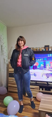 Customer photo review of Lifestyle Damen Oversized Bomber Jacke gefüttert, mit Reißverschluss schwarz by SAEBIS®