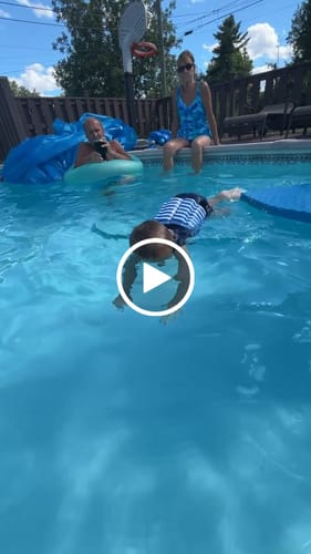 Customer video review of The Floatee with UV Protection (6 months - 8 years)