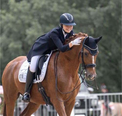 Customer photo review of Strotonin Horse Support