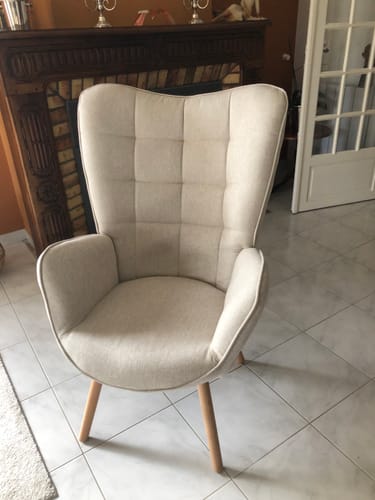 Customer photo review of Fauteuil scandinave dossier confortable avec accoudoirs en tissu beige à surpiqûres - FUNKEL FABRIC BEIGE NATURAL WOOD LEG