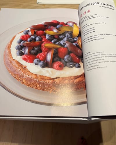 Customer photo review of The Cake Cookbook (Dansk)