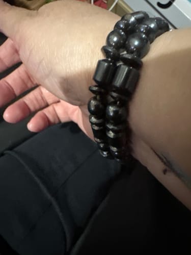 Customer photo review of Weight Loss Black Stone Magnetic Therapy Bracelet