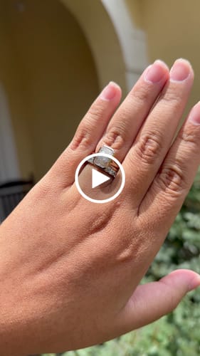 Customer video review of Breezy Bezel | Emerald