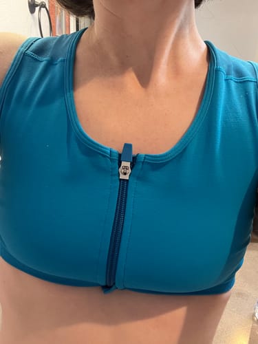 Customer photo review of AlignMe™ Zipper Posture Sports Bra For Women