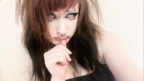 Customer photo review of Gridding White Contact Lenses