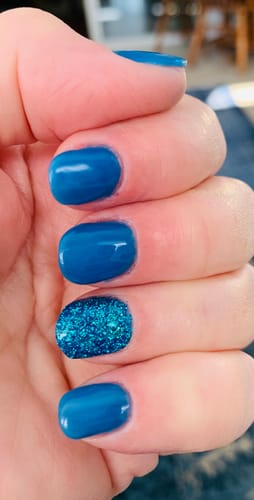 Customer photo review of D157 Reed Blue Crème Dip Powder