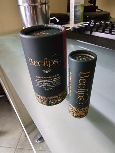 Customer photo review of Beelips. Reparador labial