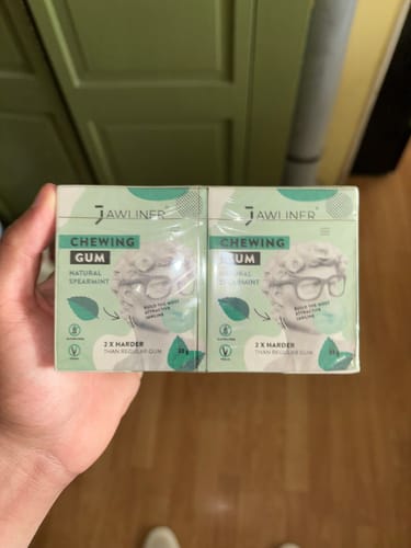 Customer photo review of JAWLINER® Chewing Gum Spearmint Medium Hard