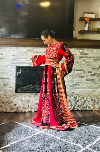 Customer photo review of Black/Red Flare Maleka With Red Saya Fabric Long Full Embroidered Thobe