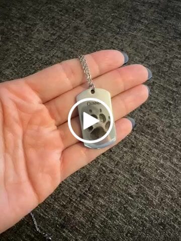 Customer video review of Personalized Pet Memorial Dog Tag Necklace - Paw Print