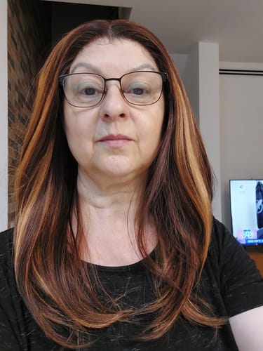 Customer photo review of פאה עם שיער חום גוונים אורך בינוני