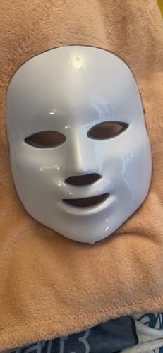 Customer photo review of SkinRenew™ Red Light Mask