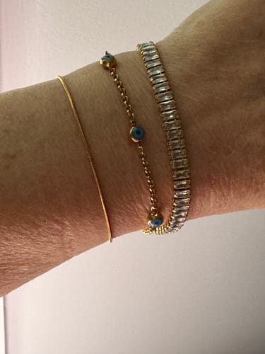 Customer photo review of THIN BRACELET