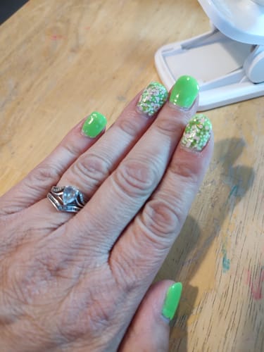Customer photo review of D393 Charged Green Crème Dip Powder