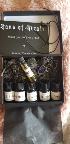 Customer photo review of Mini Parfum Coffret | 5 Scents 2ml Vials