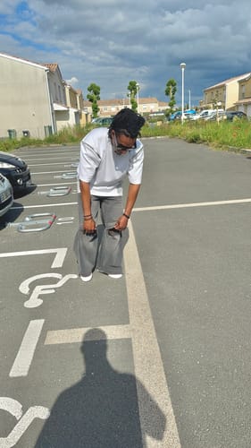 Customer photo review of Mesh Detailed Metal Zip T-Shirt