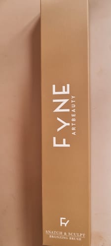 Customer photo review of SNATCH & SCULPT BRONZING BRUSH