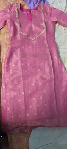Customer photo review of Saindhavi Pink Kurti Set