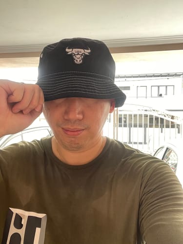 K. L. review of Chicago Bulls Contrast Stitch Black Bucket image 1 out of 1