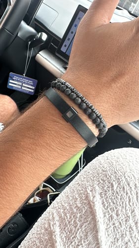 Customer photo review of צמיד עור - "All Black״