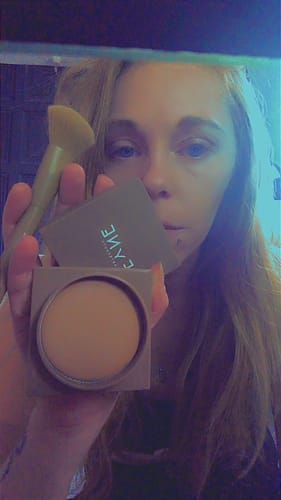 Customer photo review of SNATCH & SCULPT BRONZING BRUSH