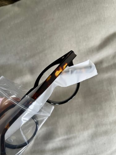 Customer photo review of Óculos Vision | Preto Anti-Luz Azul Clip-On