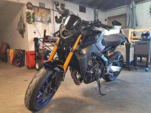 Customer photo review of Yamaha MT-09 2021-2023 - Brogue Machined Low Pro Bar End Mount & Mirror Kits
