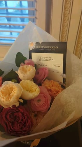 Customer photo review of Ranunculus Splendor bouquet