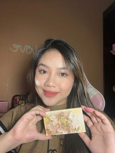 Customer photo review of Cover & Set Beauty Bundle