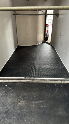 Roland D. review of Rubber stalmat op rol 10mm (R10) - Breedte 300cm image 1 out of 5