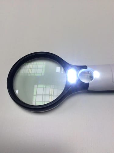 Customer photo review of Loupe de lecture lumineuse
