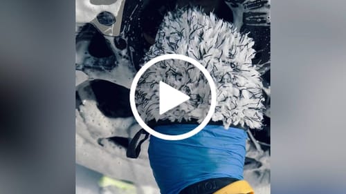 Customer video review of Microfiber Wheel Mitt