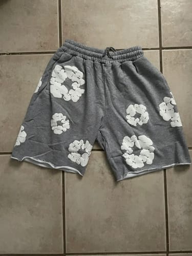 Customer photo review of "The Cotton Wreath" Shorts