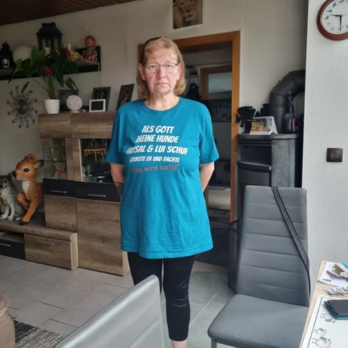 Customer photo review of Als Gott meinen Hund schuf - Personalisierbares Unisex T-Shirt