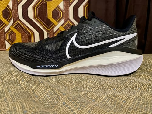 Customer photo review of Nike Men's Vomero 17 Running Shoes