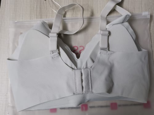 Customer photo review of Delia Wireless Bra