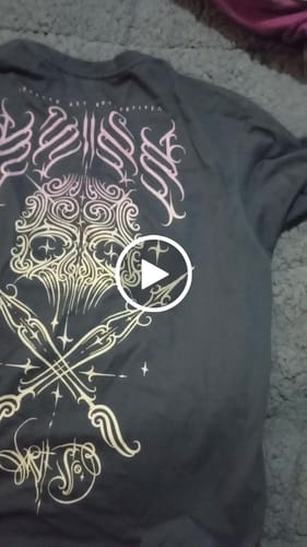 Customer video review of SERGEY MURDOC PREMIUM TEE