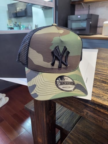 J. L. review of 9FORTY A-Frame Trucker New York Yankees Camo Snapback image 1 out of 3
