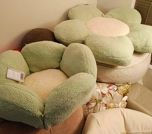 Customer photo review of Wuliii Flower Style Cozy Pet Bed