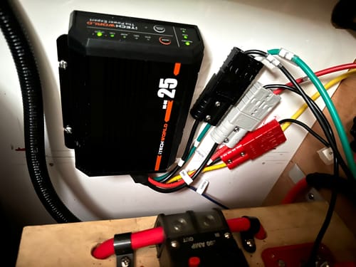 Customer photo review of iTECHDCDC25 12V/24V 25A DCDC & MPPT Battery Charger