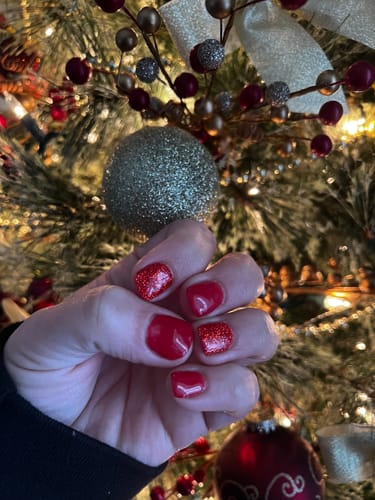 Customer photo review of D1015 Rudy Red Glow Dip Powder