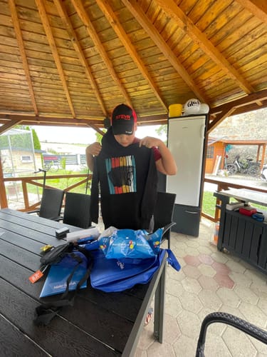 Customer photo review of Harmonika Retro Design – Premium Bio Kinder Hoodie