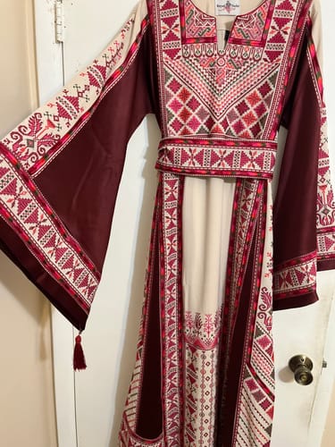 Customer photo review of Beige/Burgundy Triangle Full Embroidered Thobe