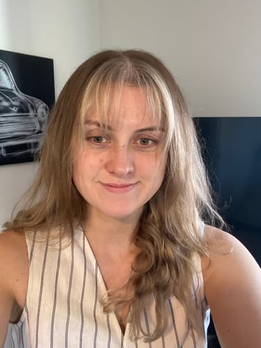 Customer photo review of Beach Wave Remy Human Hair Invisible Wire Extension - Hot Toffee