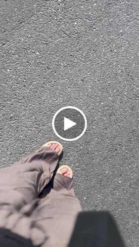 Customer video review of HappyFlops