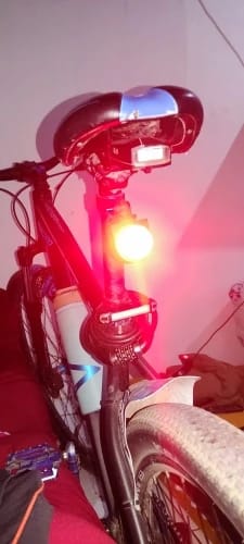 Customer photo review of NEW - Feu arrière intelligent pour Vélo avec Alarme et Détecteur de freinage Alerty™ - 31,99€ - NEW